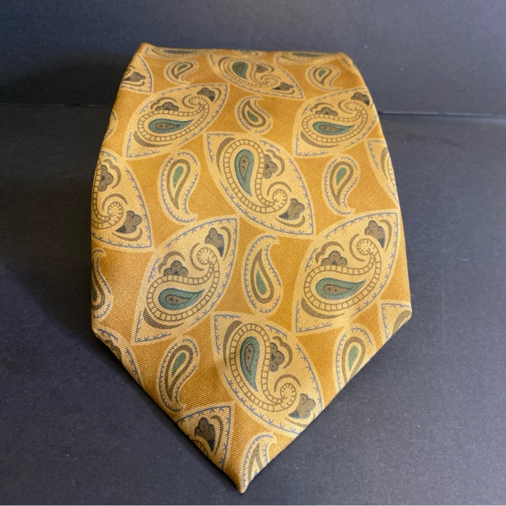 Vintage Burberrys‎ Of London Hand Made 100% Silk Geometric Neck Tie